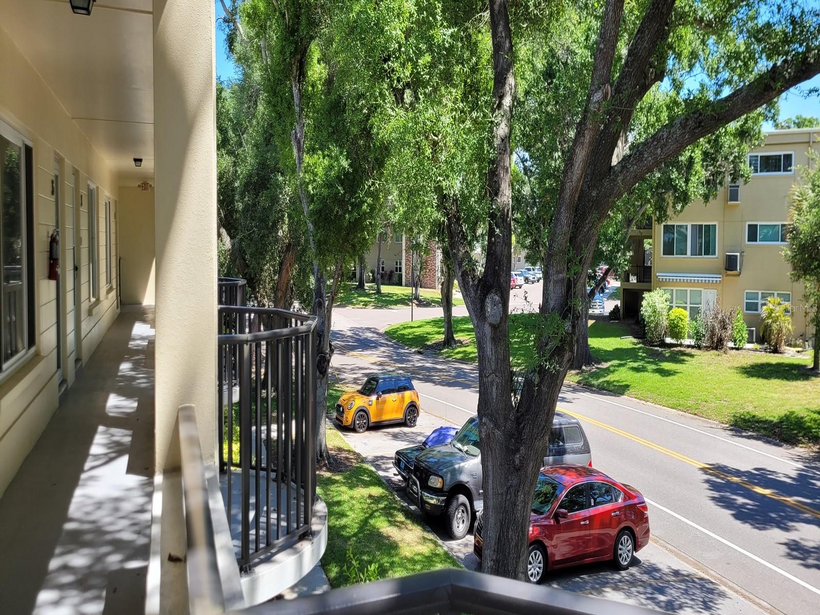 Image 5 of 35 For 2298 Netherlands Drive 32