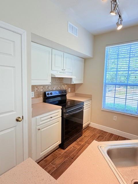 Image 7 of 21 For 9108 Lake Chase Island Way 9108