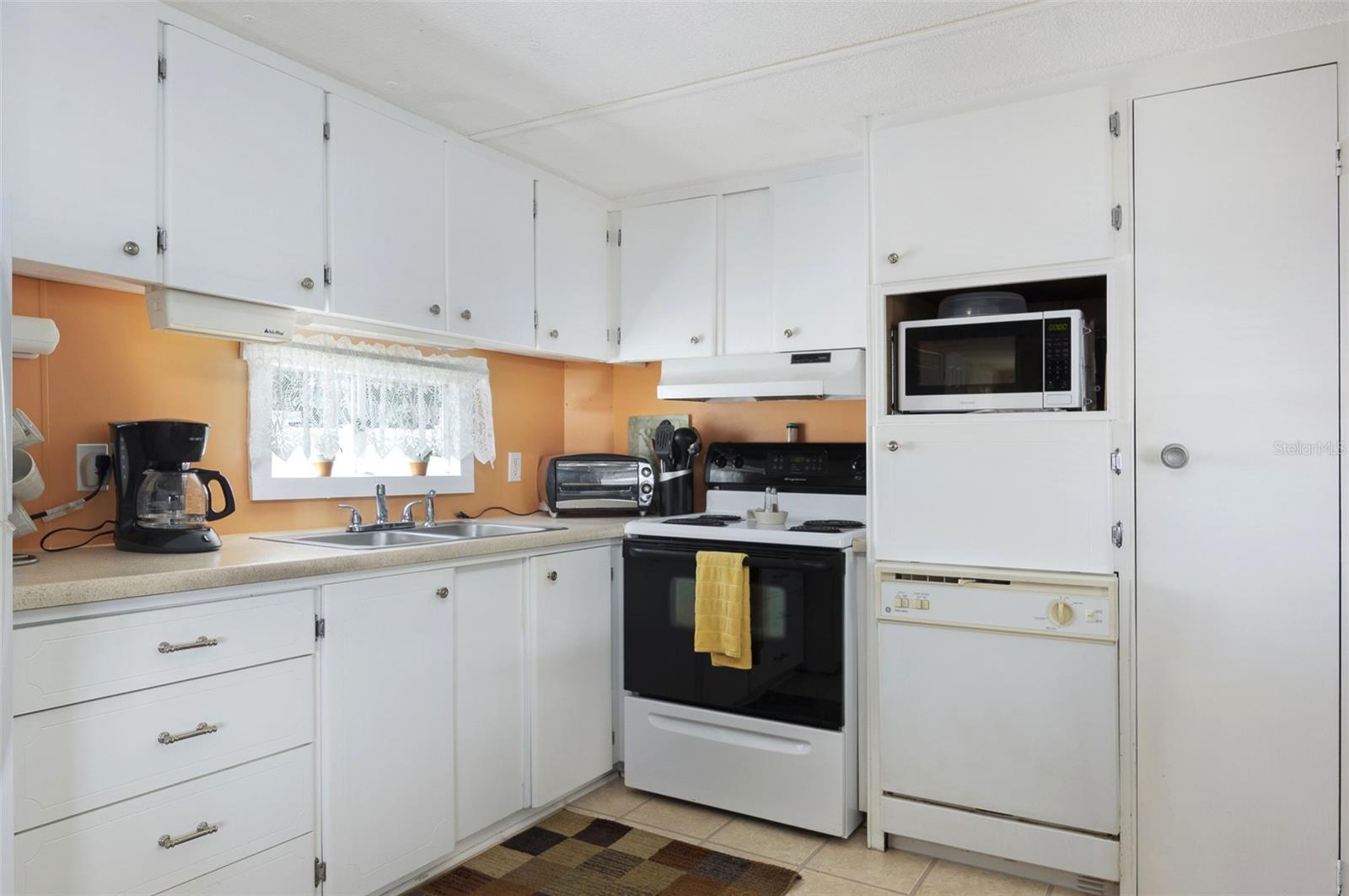 Image 5 of 25 For 4368 72nd Way N 111