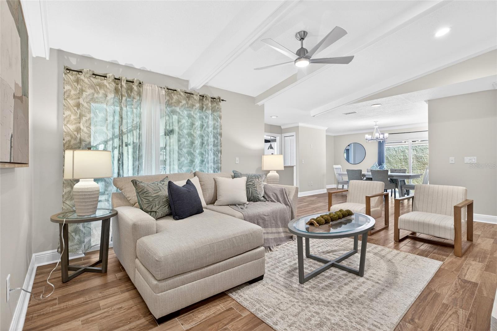 Listing photo id 12 for 13522 Avista Drive