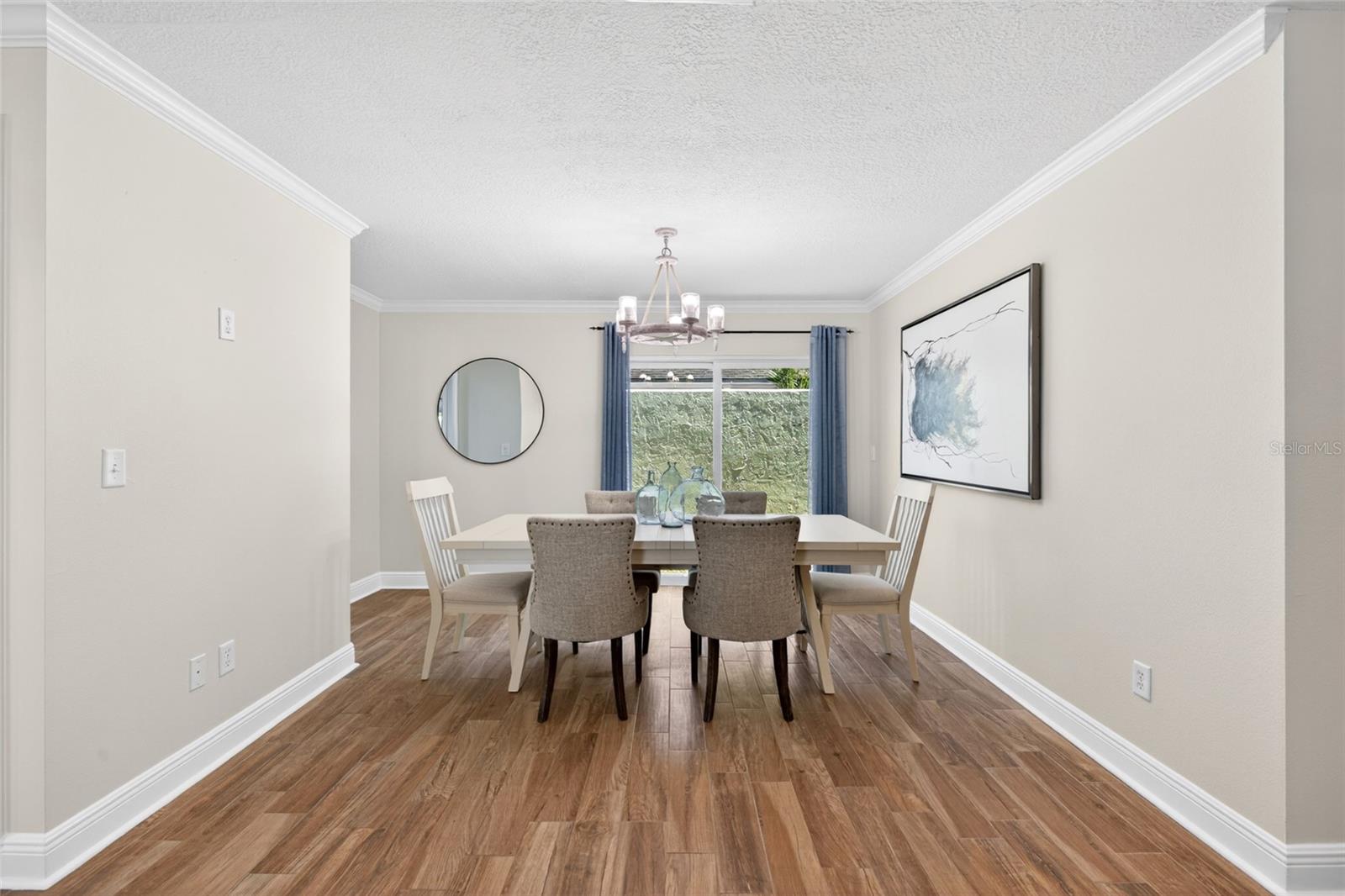 Listing photo id 17 for 13522 Avista Drive