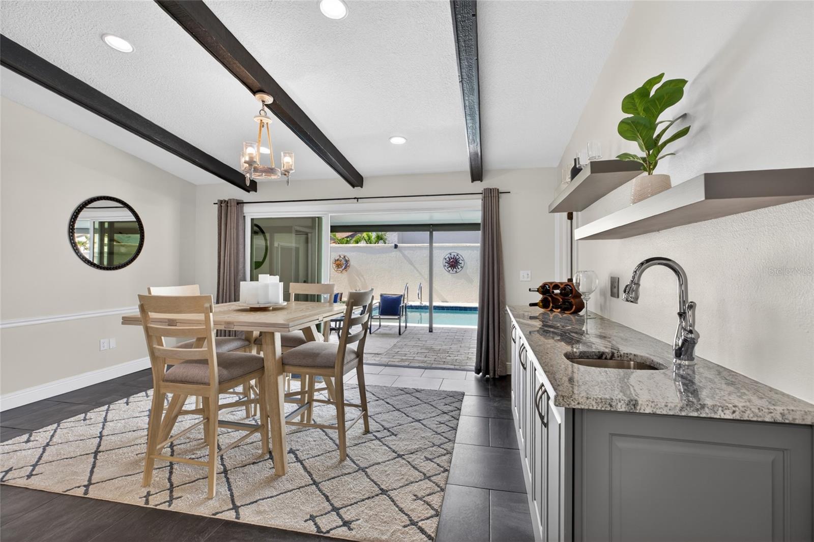 Listing photo id 22 for 13522 Avista Drive