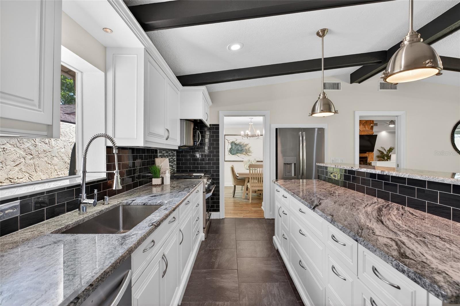 Listing photo id 29 for 13522 Avista Drive