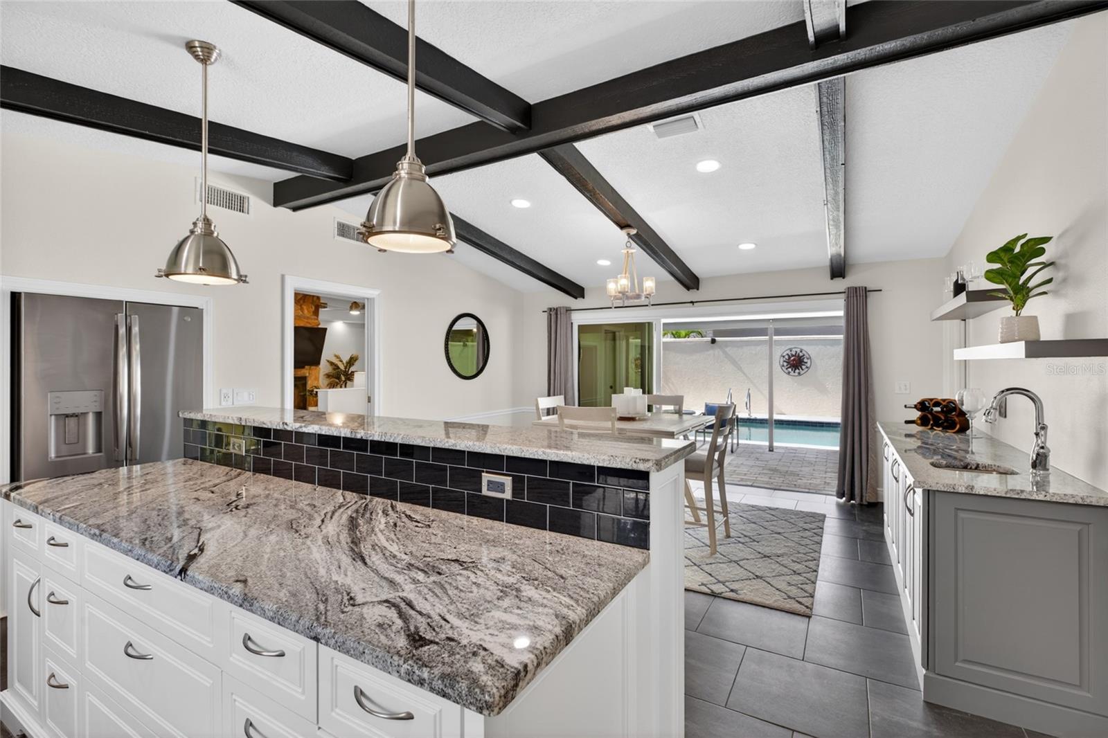 Listing photo id 31 for 13522 Avista Drive