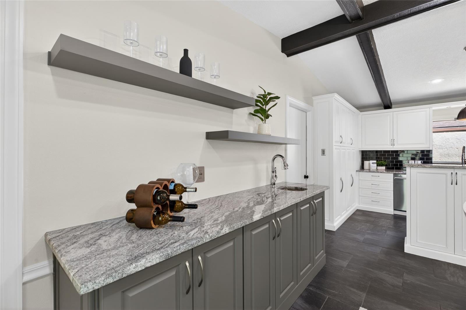 Listing photo id 32 for 13522 Avista Drive