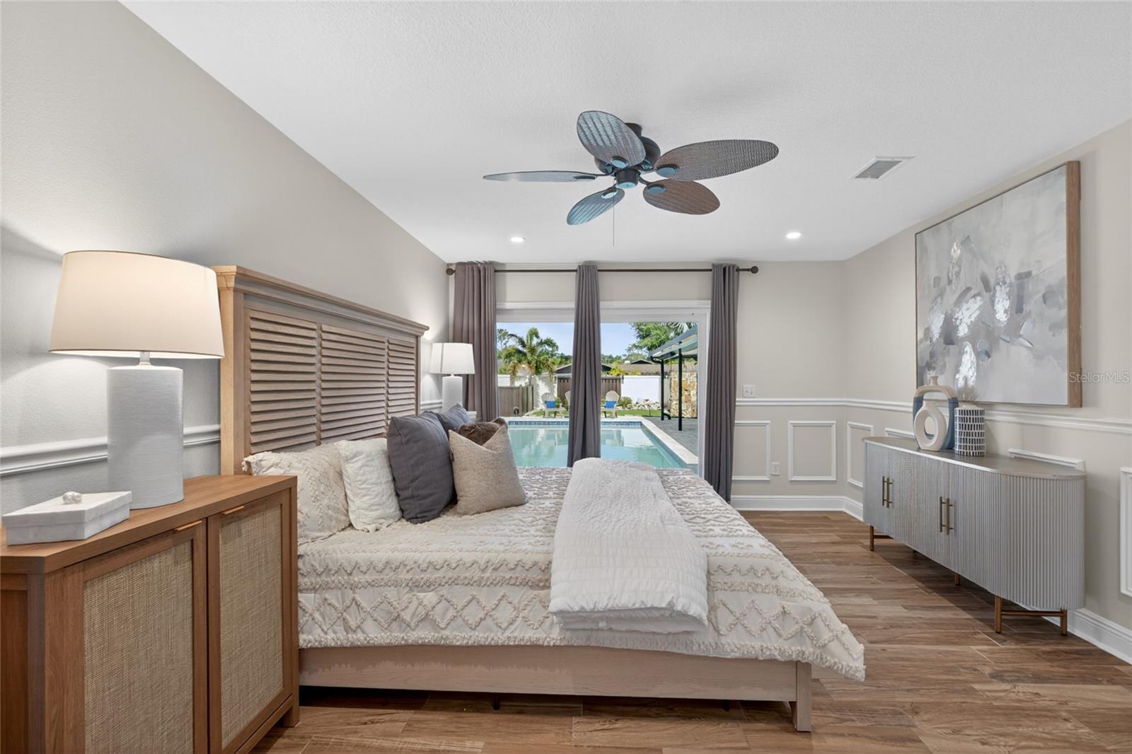 Listing photo id 35 for 13522 Avista Drive