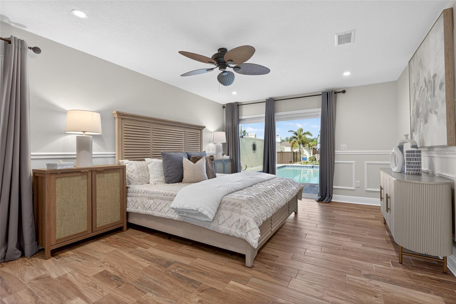 Listing photo id 36 for 13522 Avista Drive