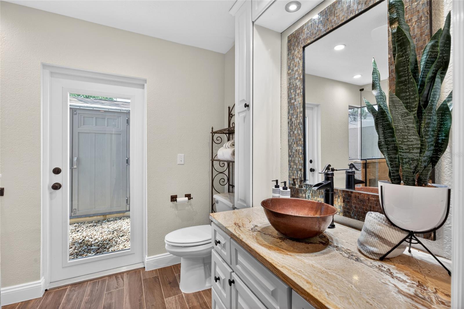 Listing photo id 41 for 13522 Avista Drive