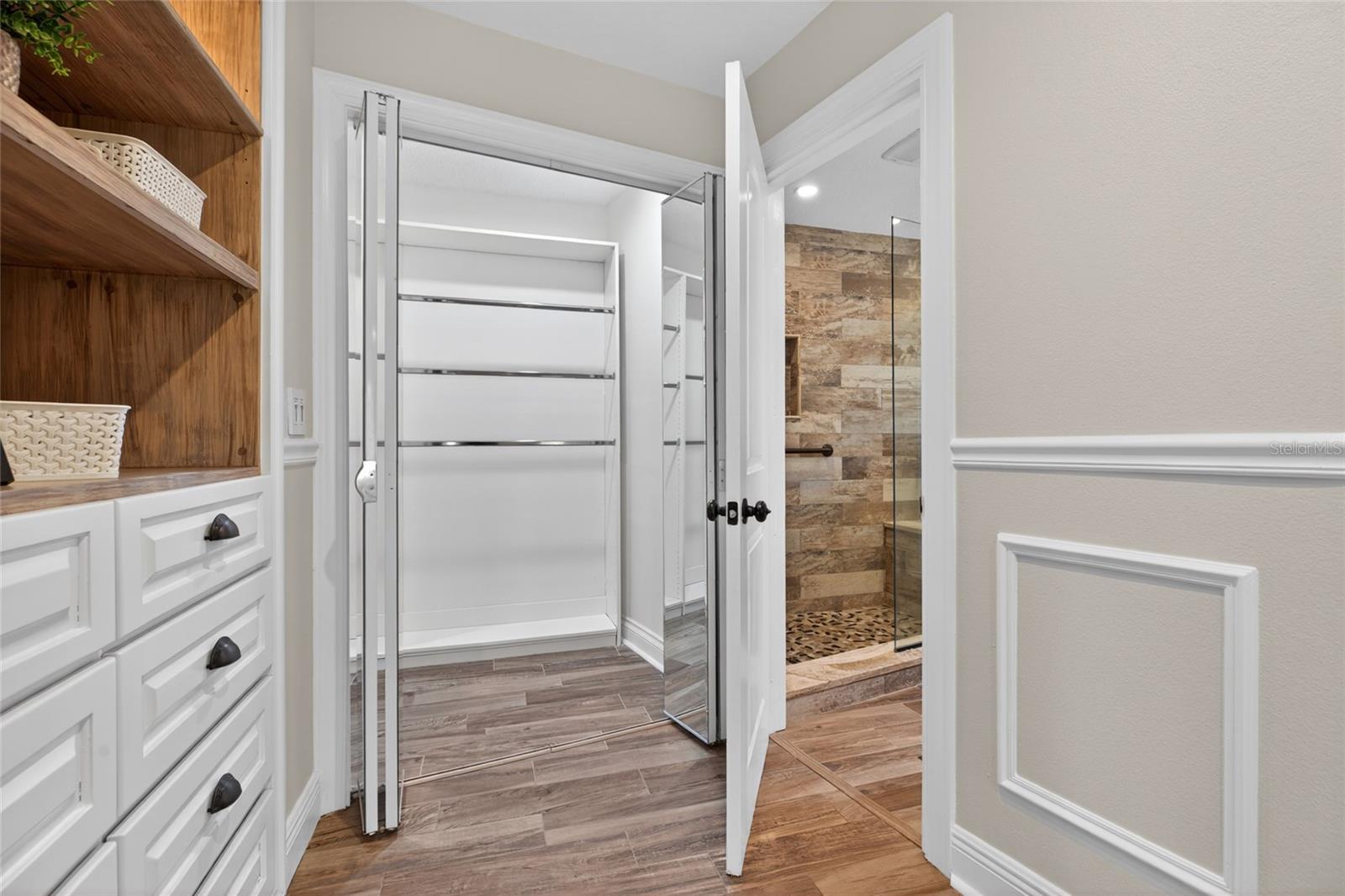 Listing photo id 43 for 13522 Avista Drive