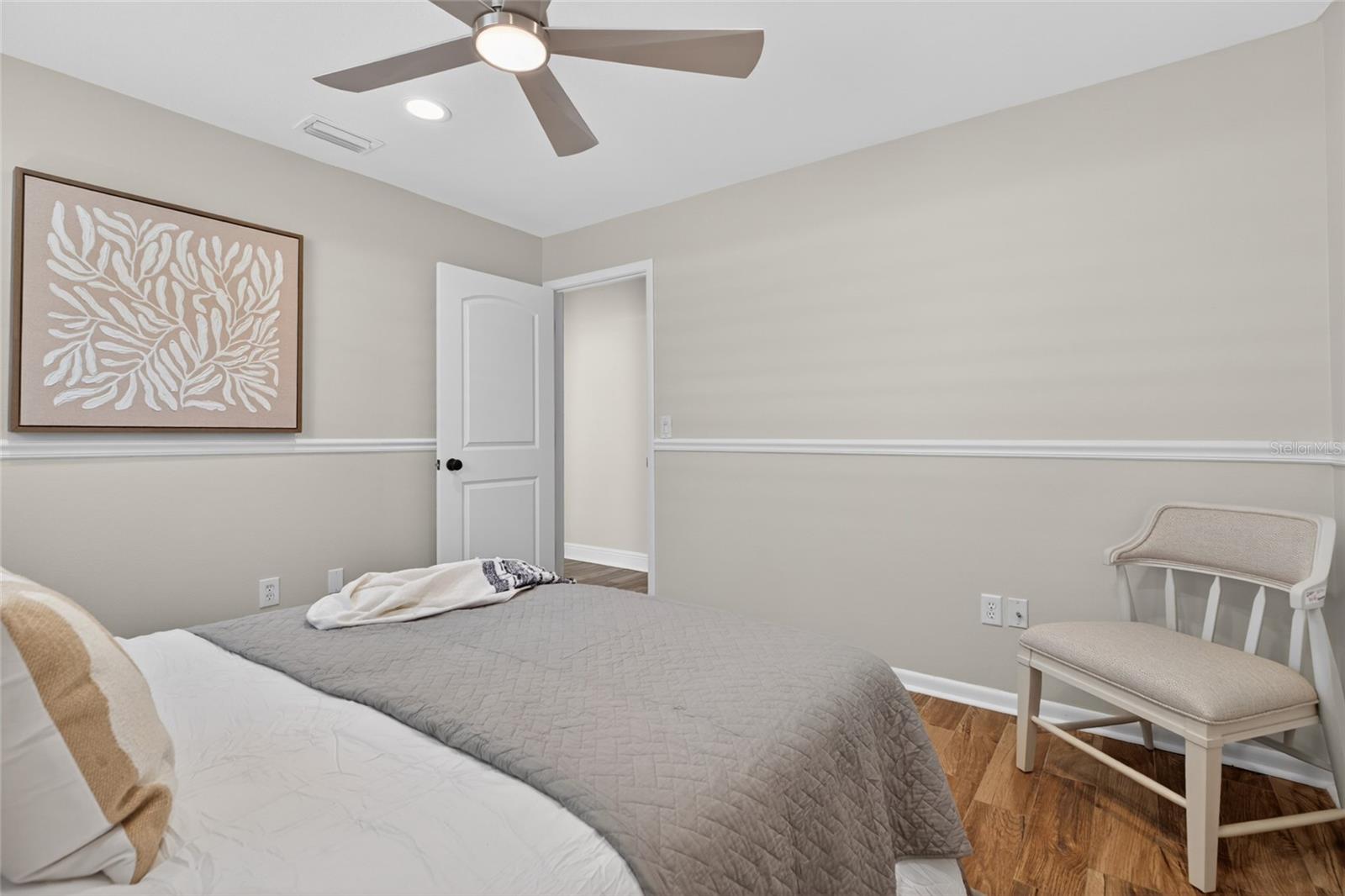 Listing photo id 45 for 13522 Avista Drive
