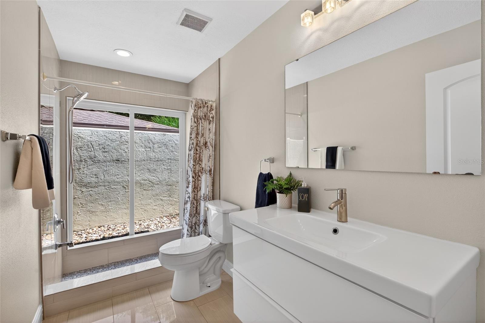 Listing photo id 46 for 13522 Avista Drive