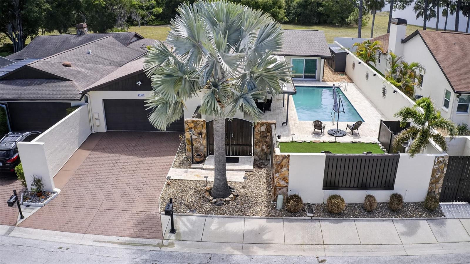 Listing photo id 3 for 13522 Avista Drive