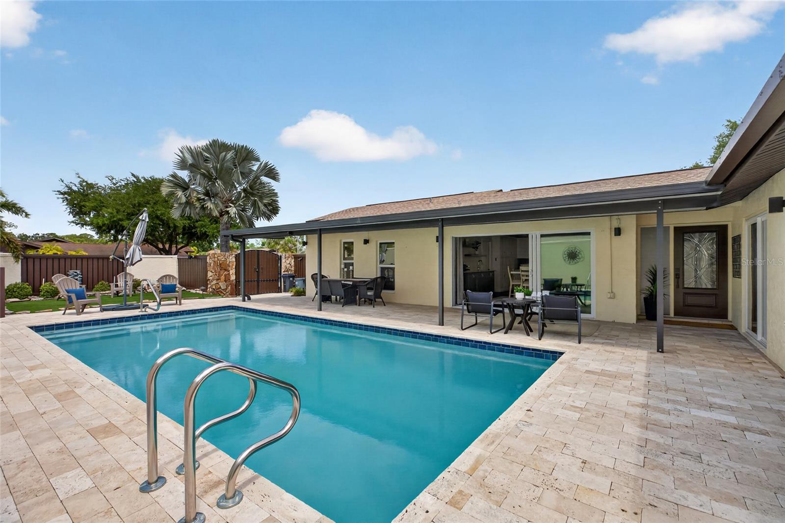 Listing photo id 49 for 13522 Avista Drive