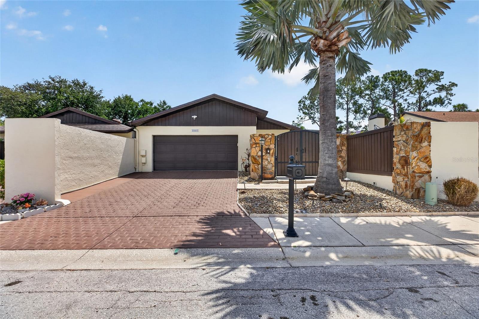 Listing photo id 54 for 13522 Avista Drive
