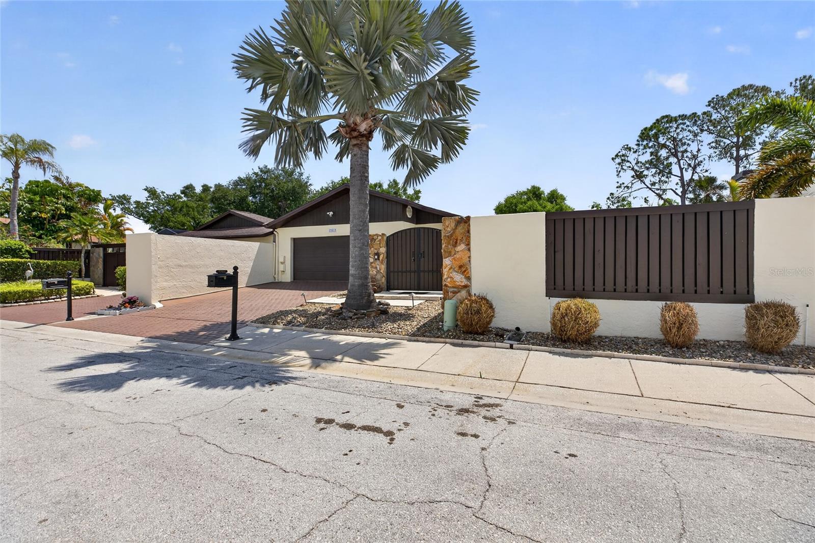 Listing photo id 55 for 13522 Avista Drive