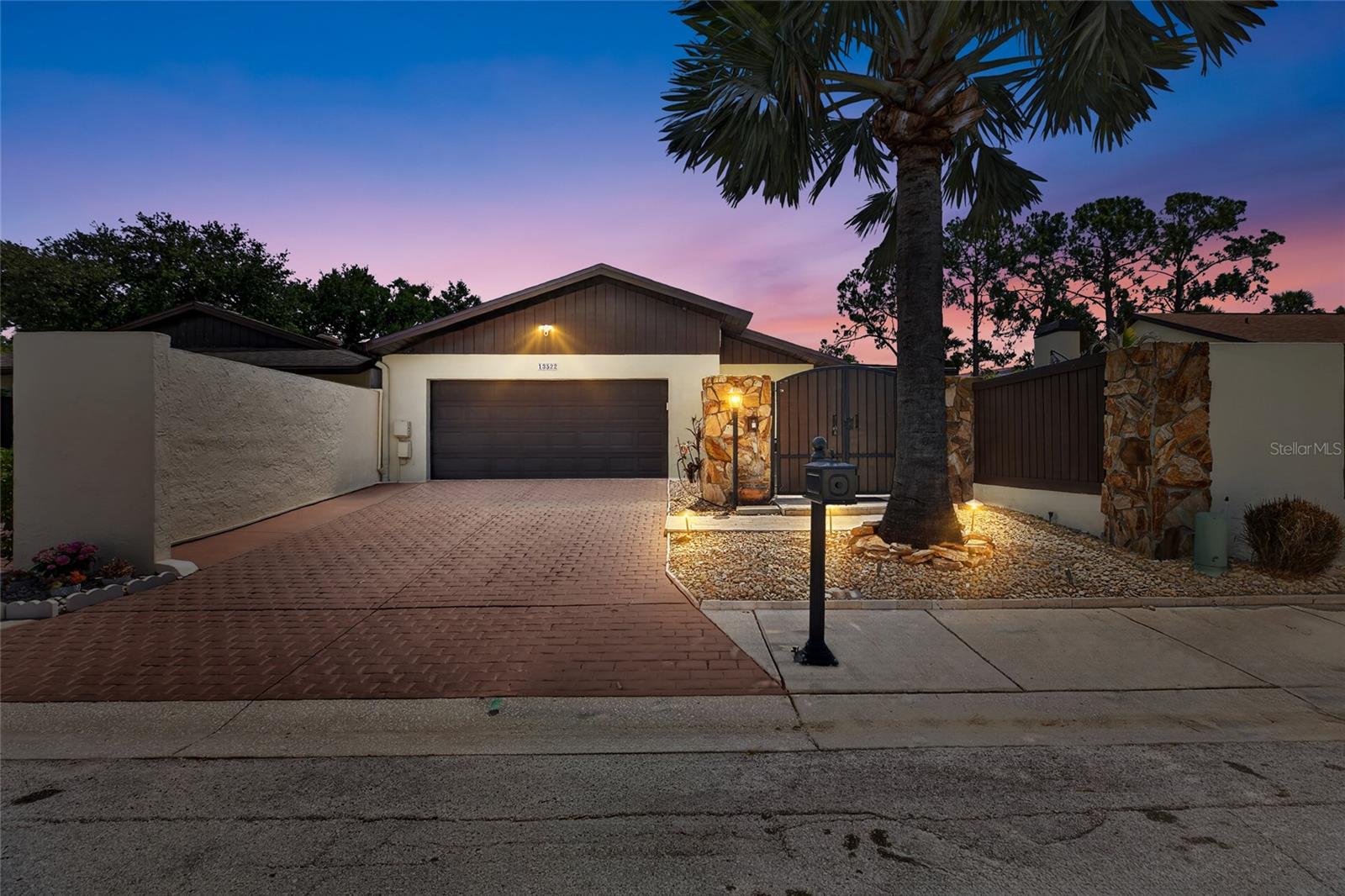 Listing photo id 60 for 13522 Avista Drive