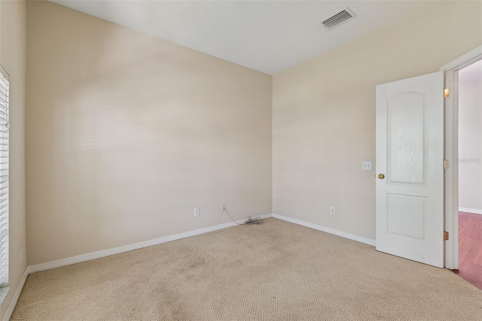 Listing photo id 13 for 4789 Whispering Wind Avenue