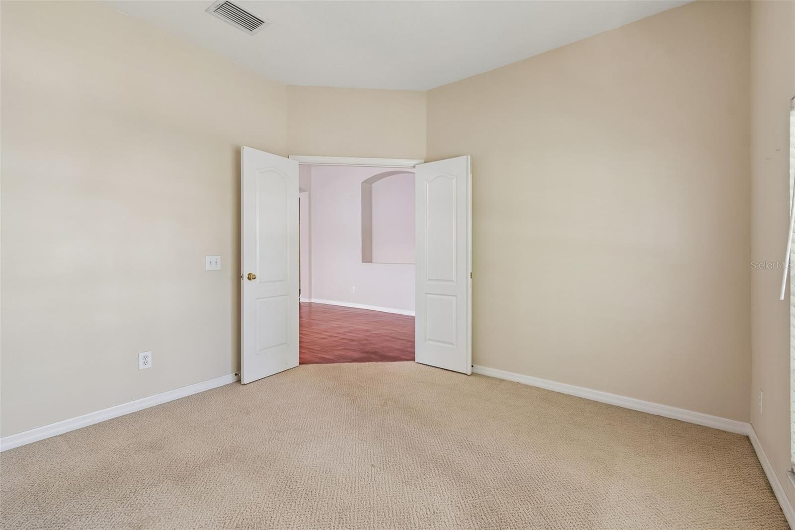 Listing photo id 14 for 4789 Whispering Wind Avenue