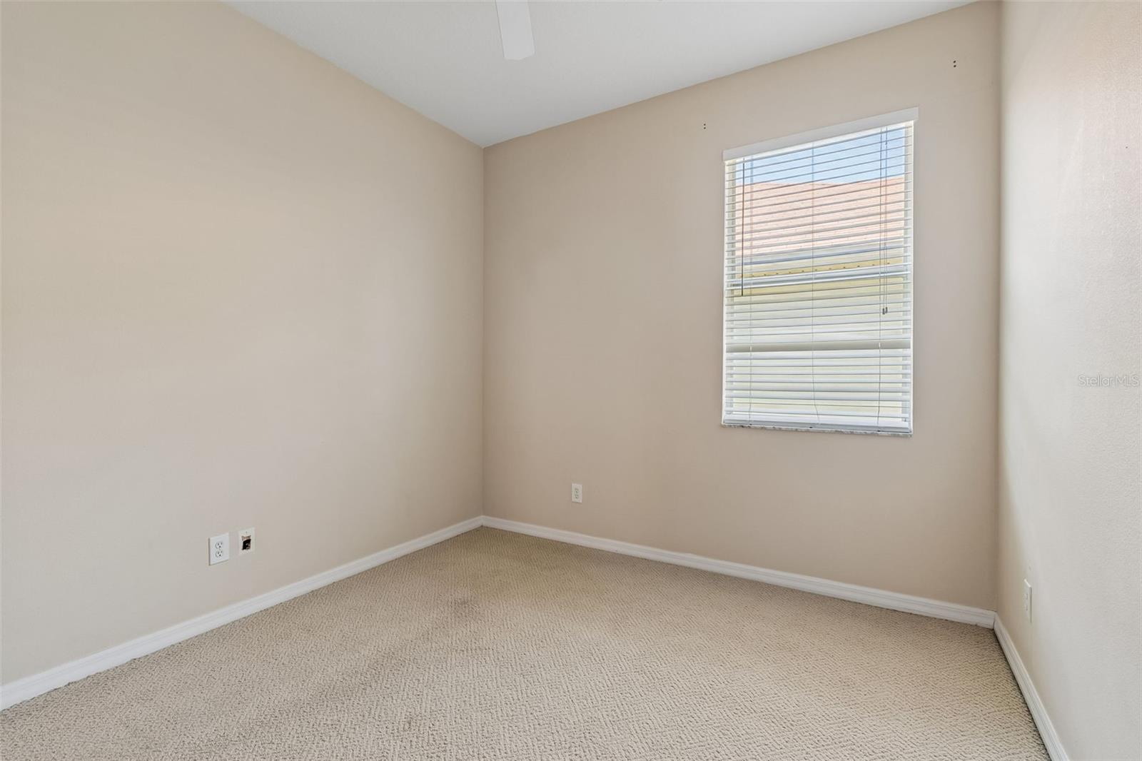 Listing photo id 35 for 4789 Whispering Wind Avenue