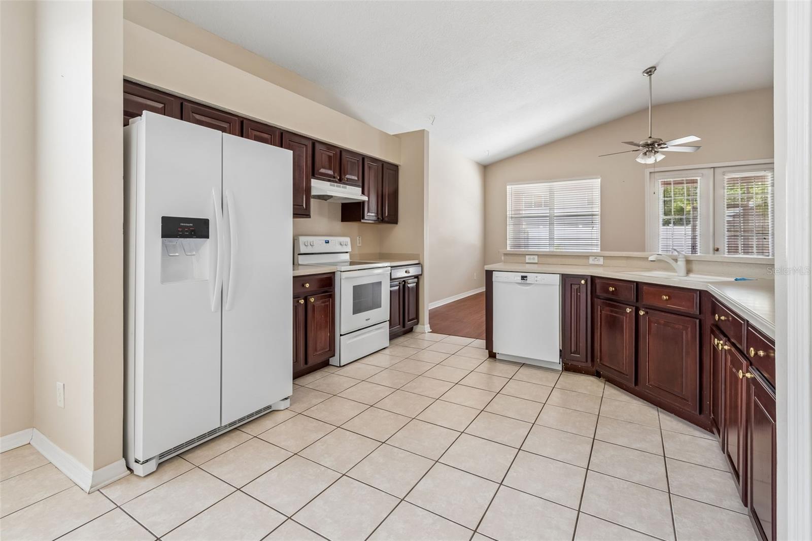 Listing photo id 43 for 4789 Whispering Wind Avenue