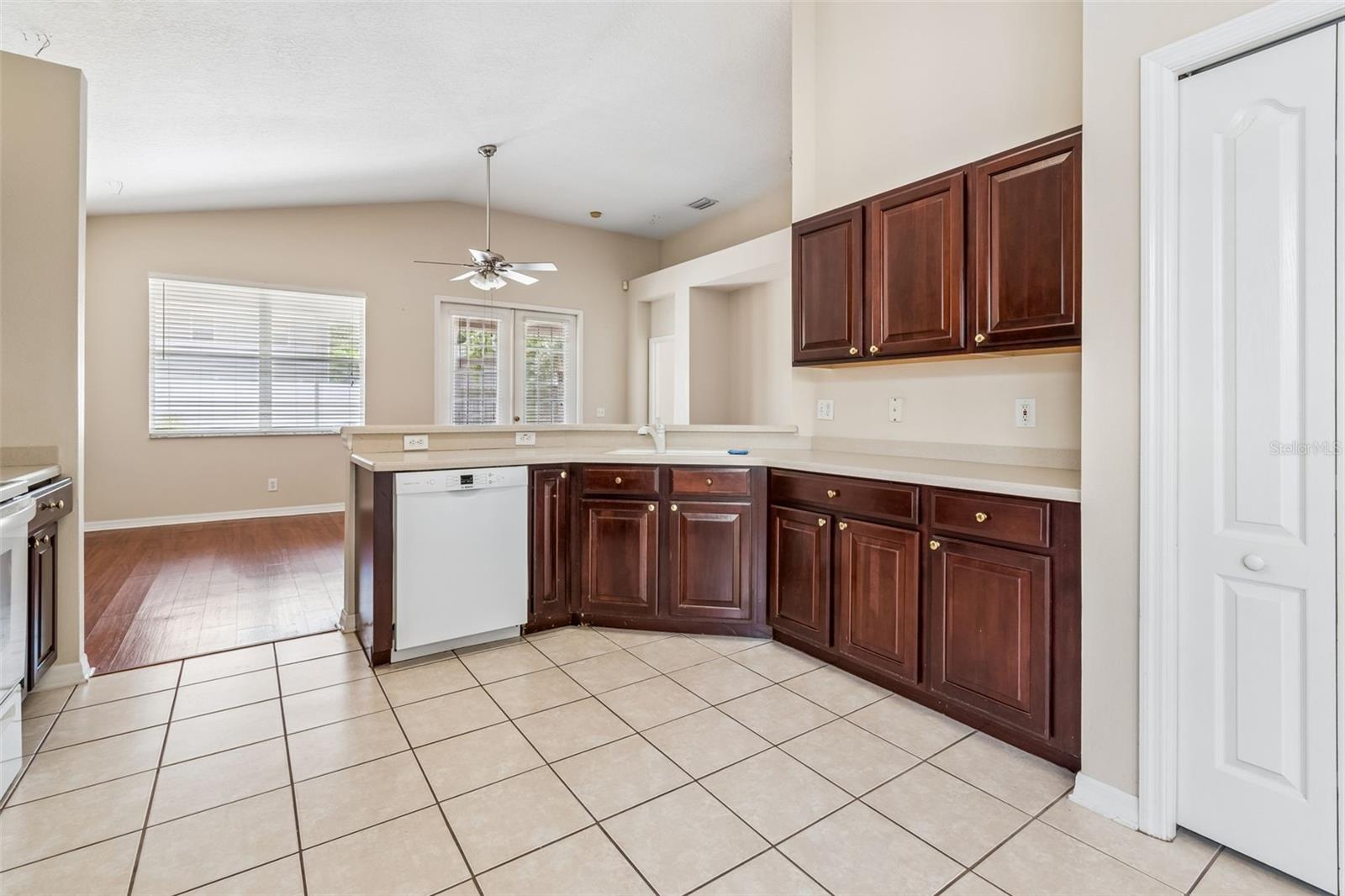 Listing photo id 44 for 4789 Whispering Wind Avenue