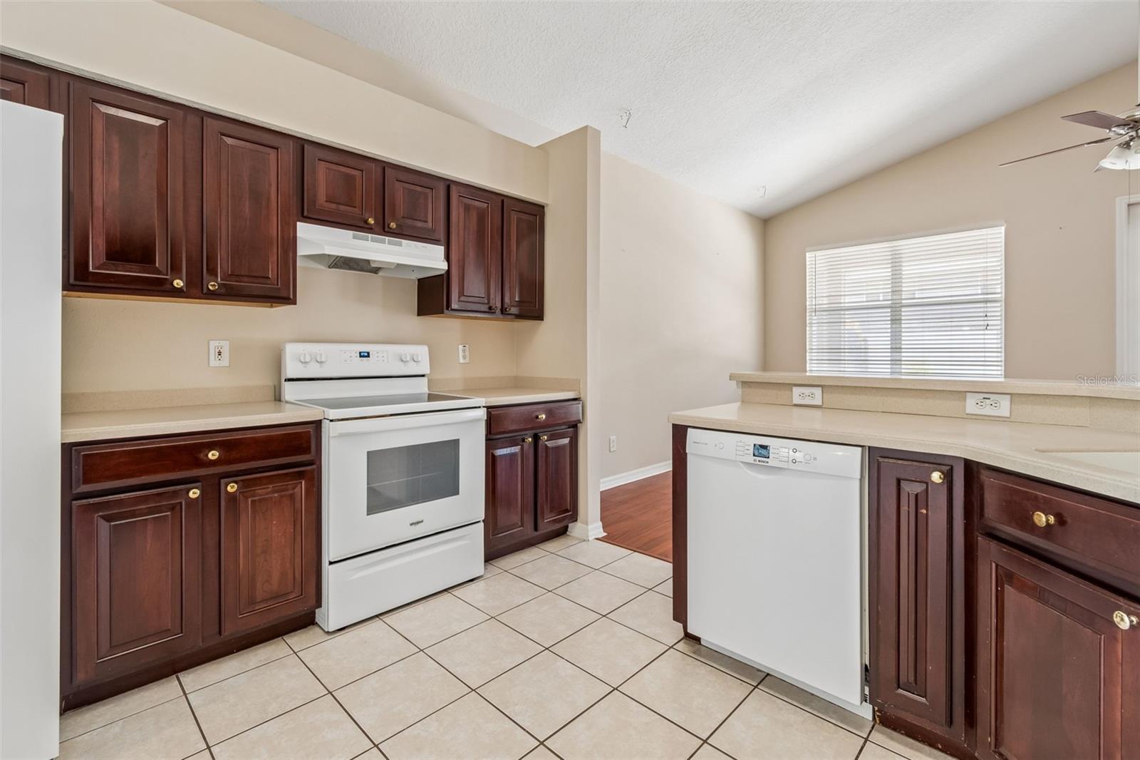 Listing photo id 47 for 4789 Whispering Wind Avenue