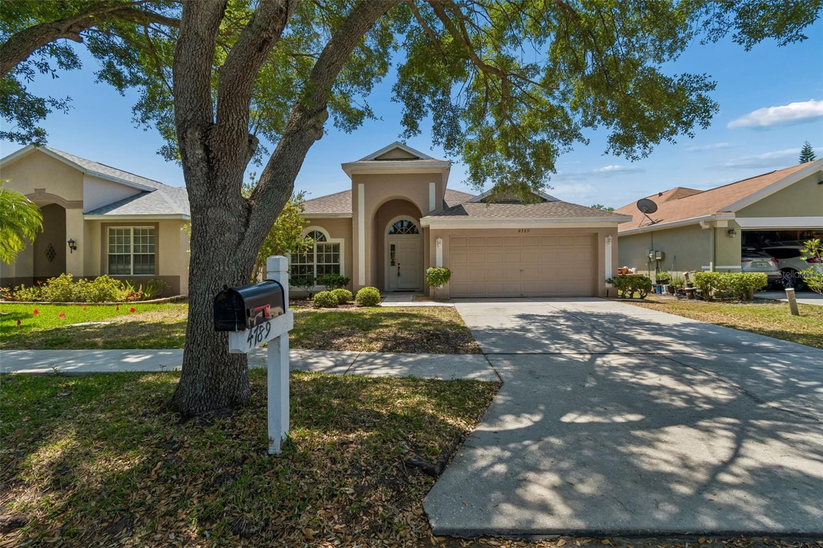 Listing photo id 3 for 4789 Whispering Wind Avenue