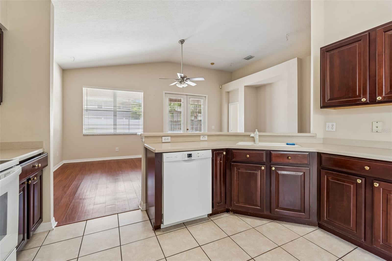 Listing photo id 48 for 4789 Whispering Wind Avenue