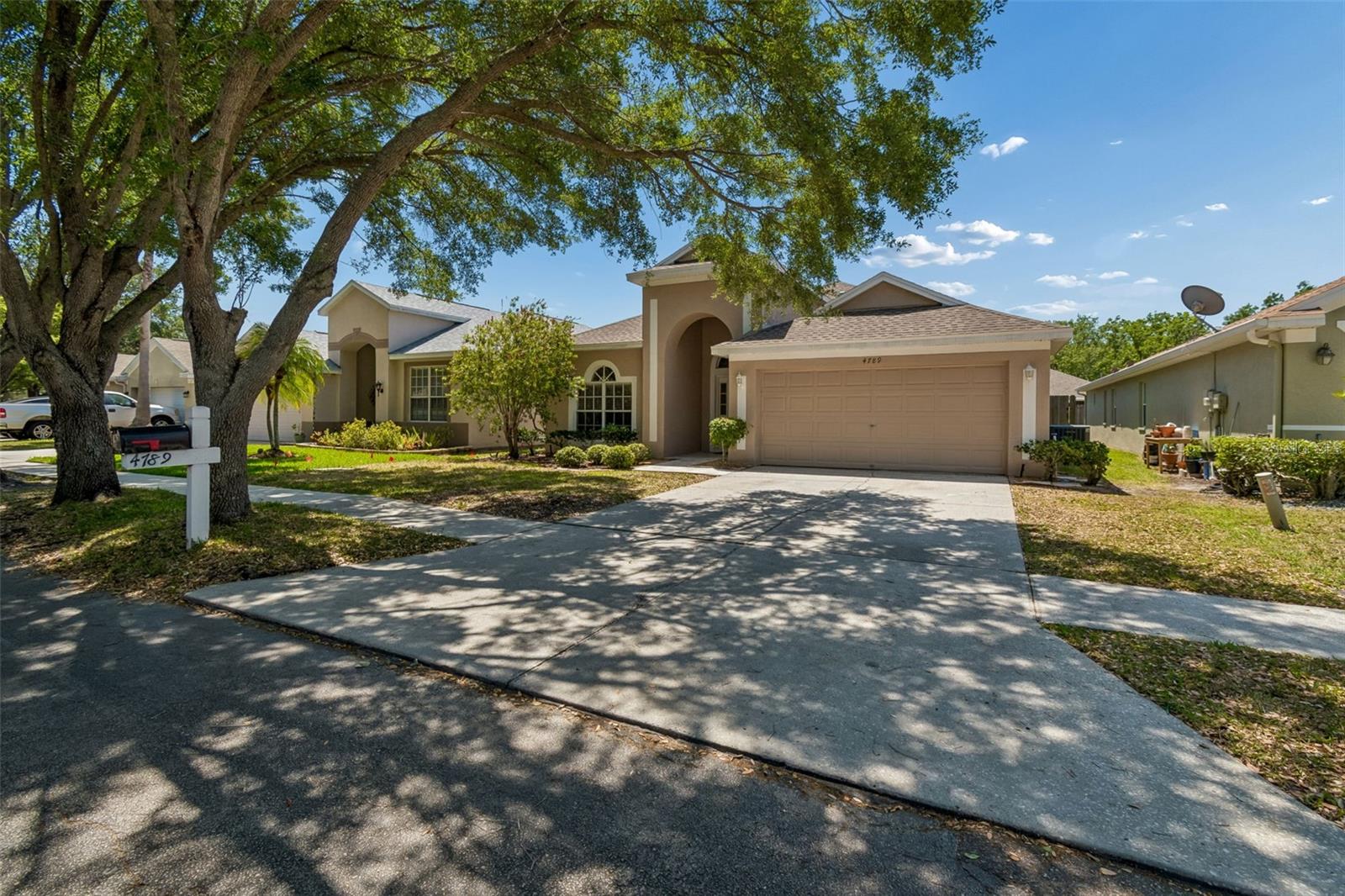 Listing photo id 4 for 4789 Whispering Wind Avenue