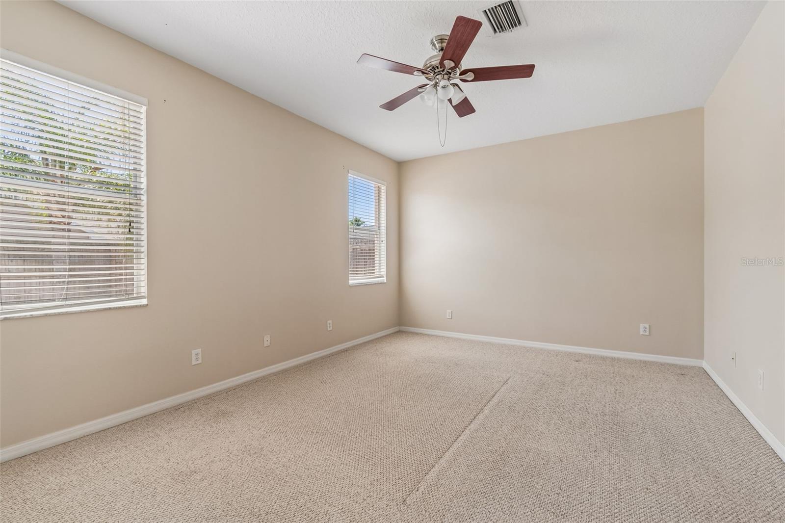 Listing photo id 60 for 4789 Whispering Wind Avenue