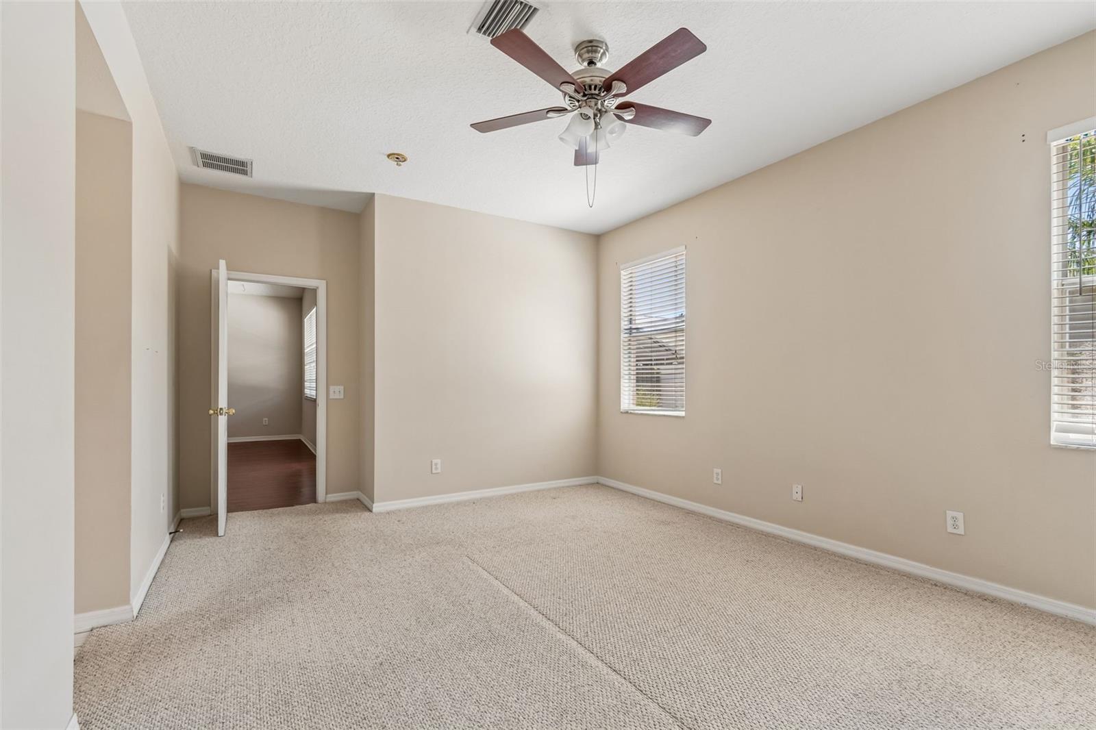 Listing photo id 64 for 4789 Whispering Wind Avenue