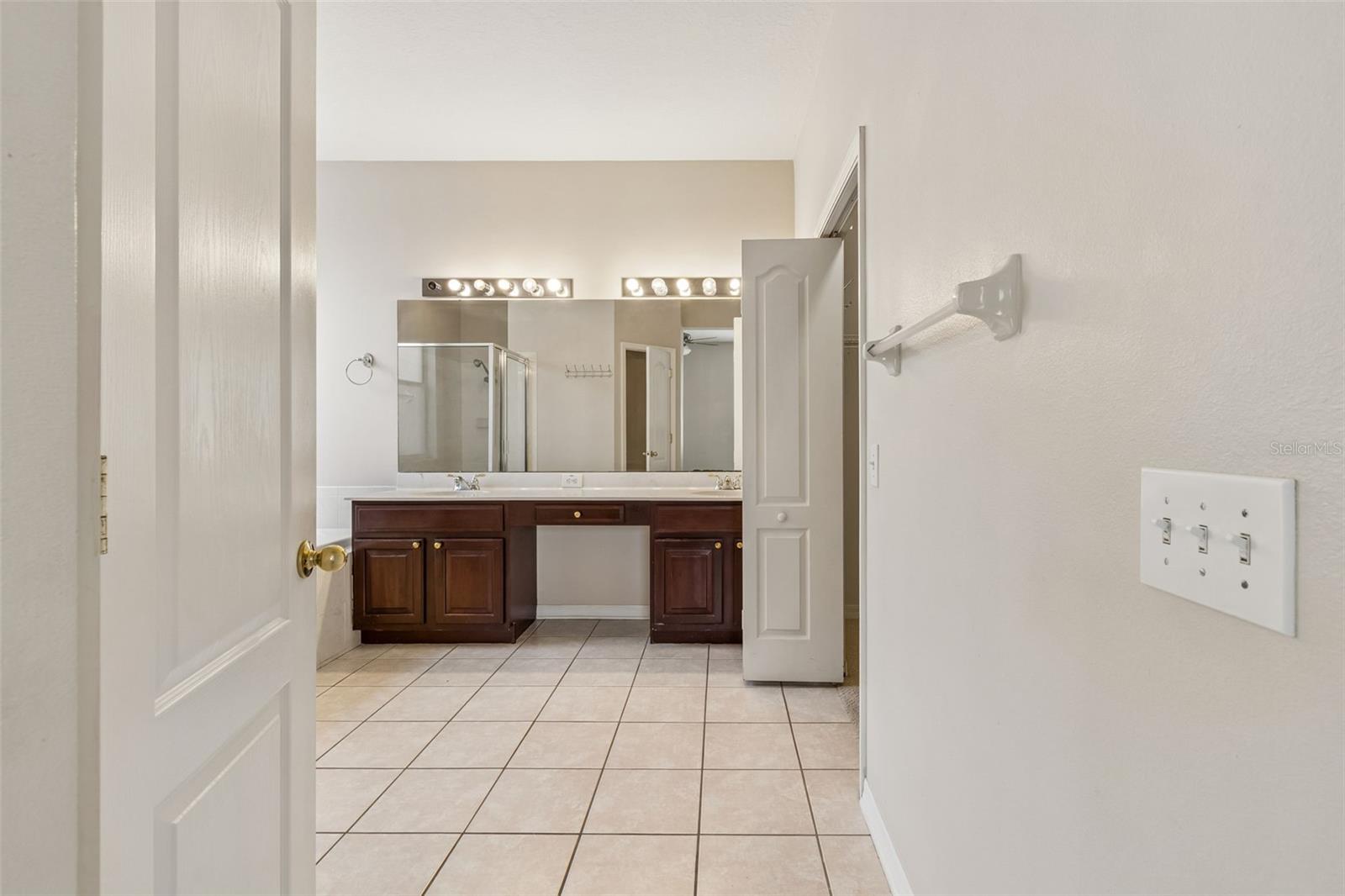 Listing photo id 65 for 4789 Whispering Wind Avenue