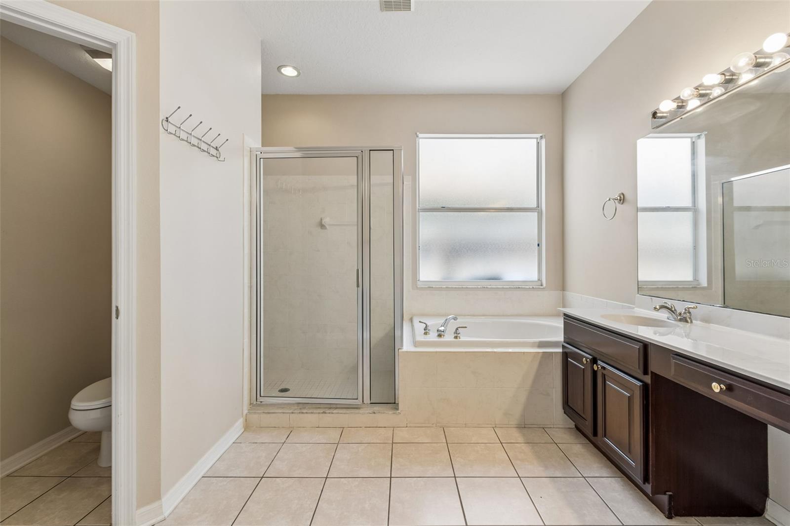 Listing photo id 67 for 4789 Whispering Wind Avenue