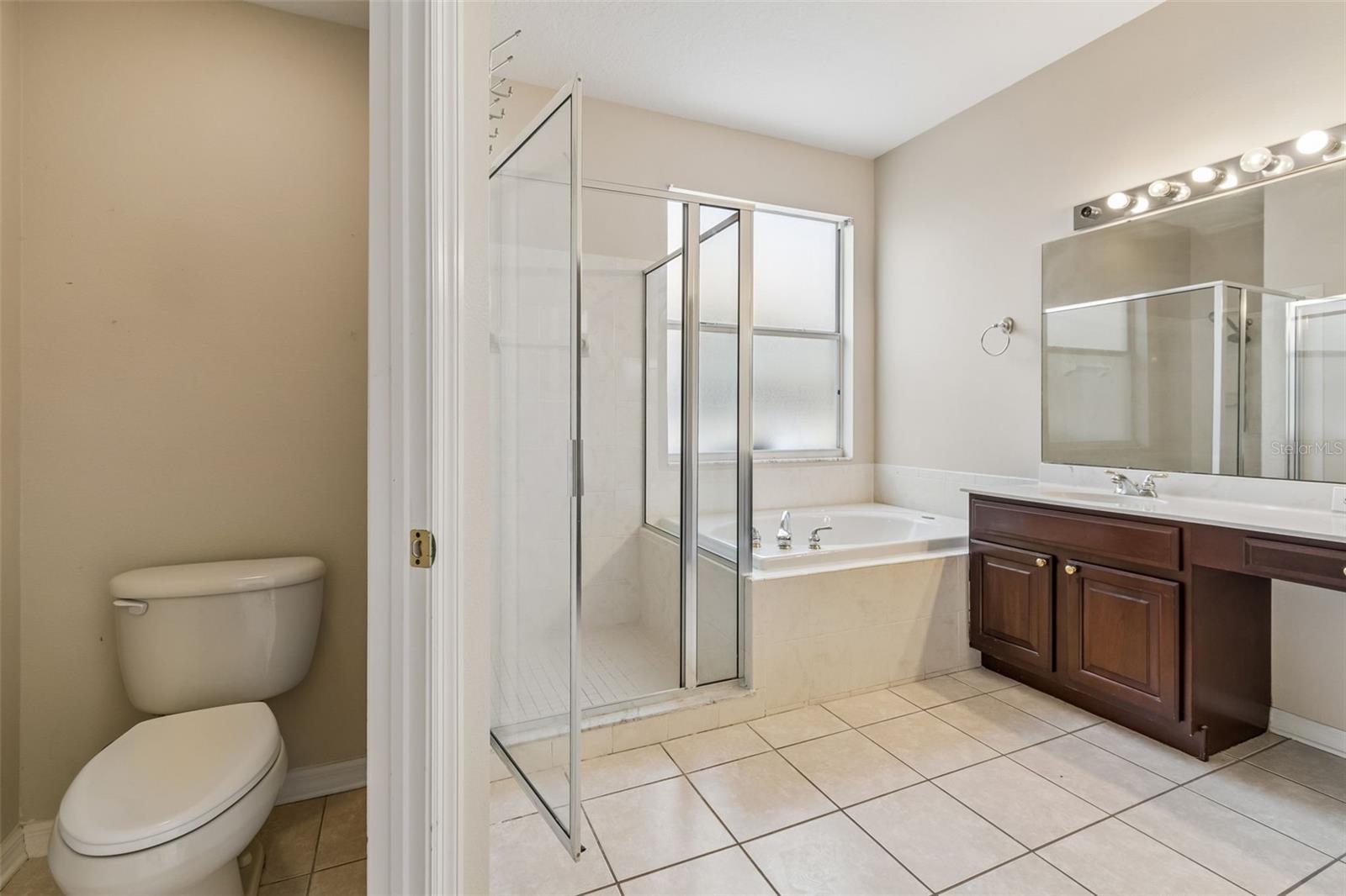 Listing photo id 72 for 4789 Whispering Wind Avenue