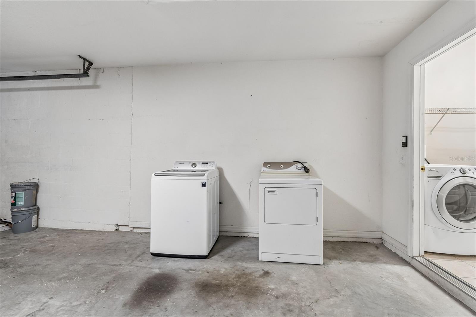 Listing photo id 85 for 4789 Whispering Wind Avenue