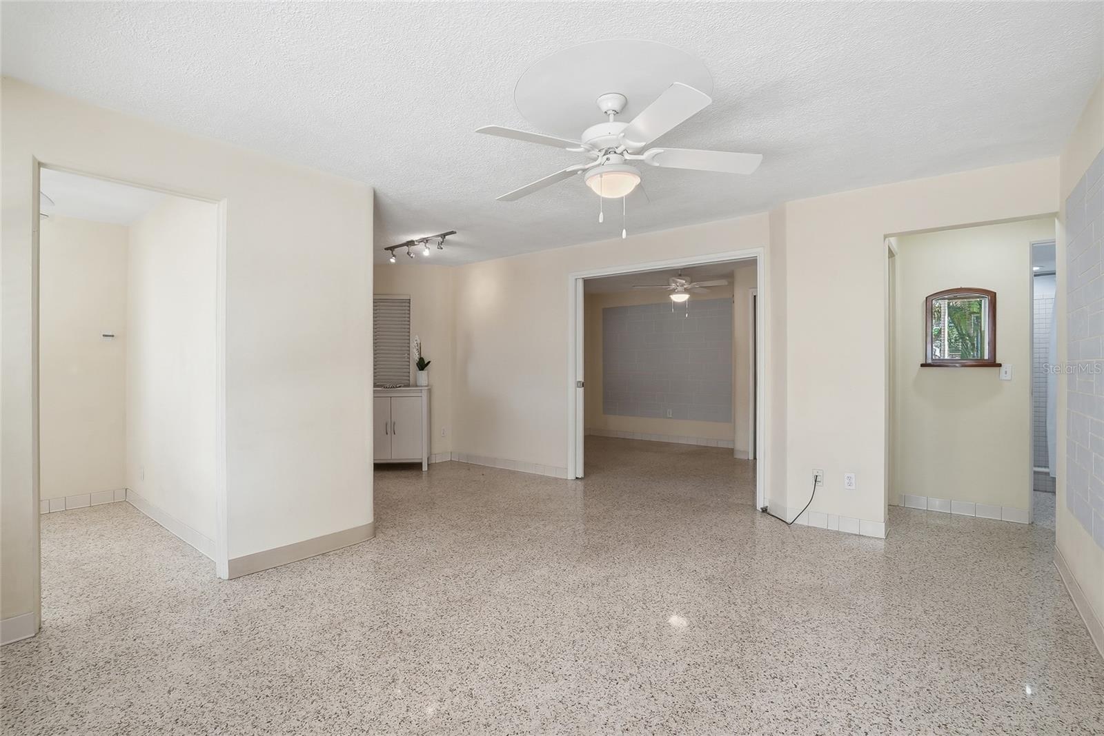 Image 19 of 27 For 145 10th Avenue N 1