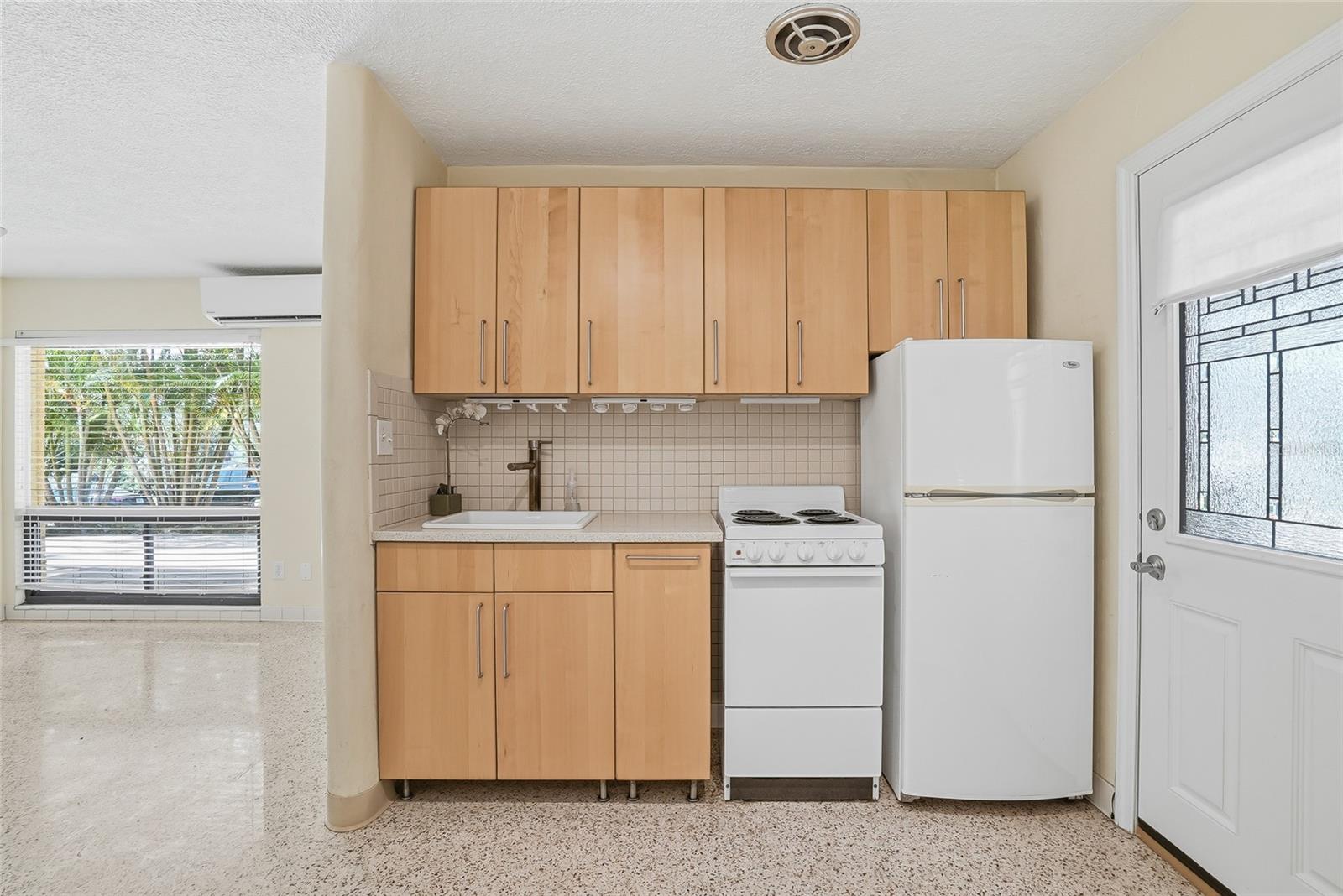 Image 22 of 27 For 145 10th Avenue N 1