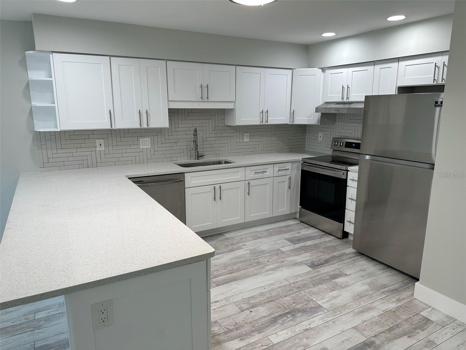 Image 3 of 31 For 440 50th Avenue N