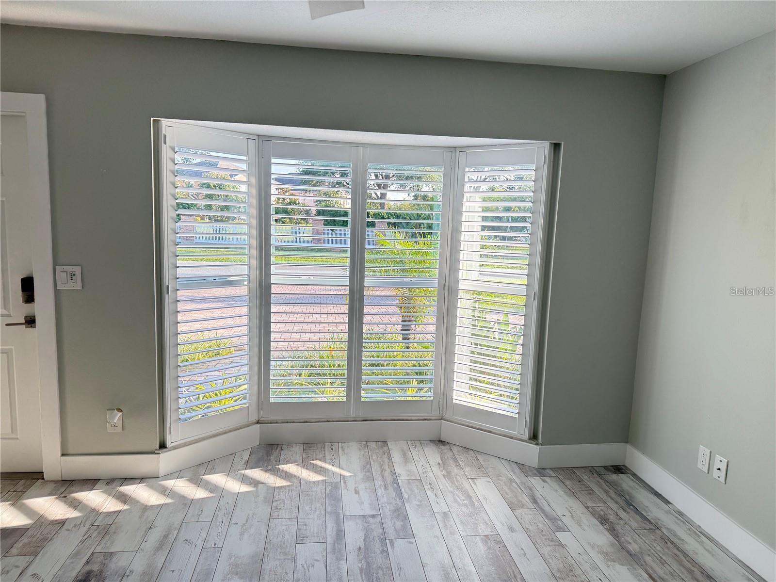 Image 7 of 31 For 440 50th Avenue N