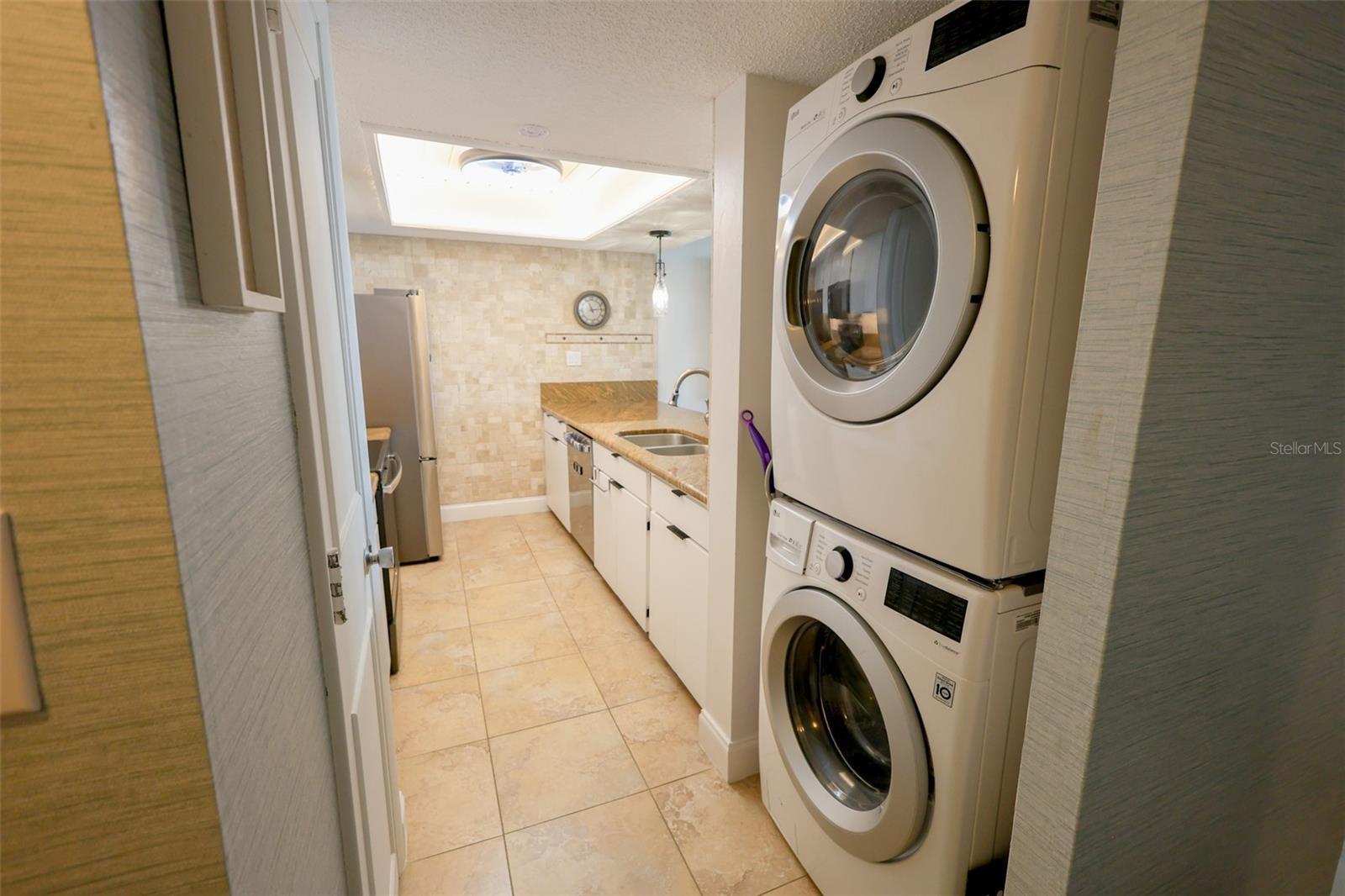 Image 13 of 29 For 440 Gulfview Boulevard 1105