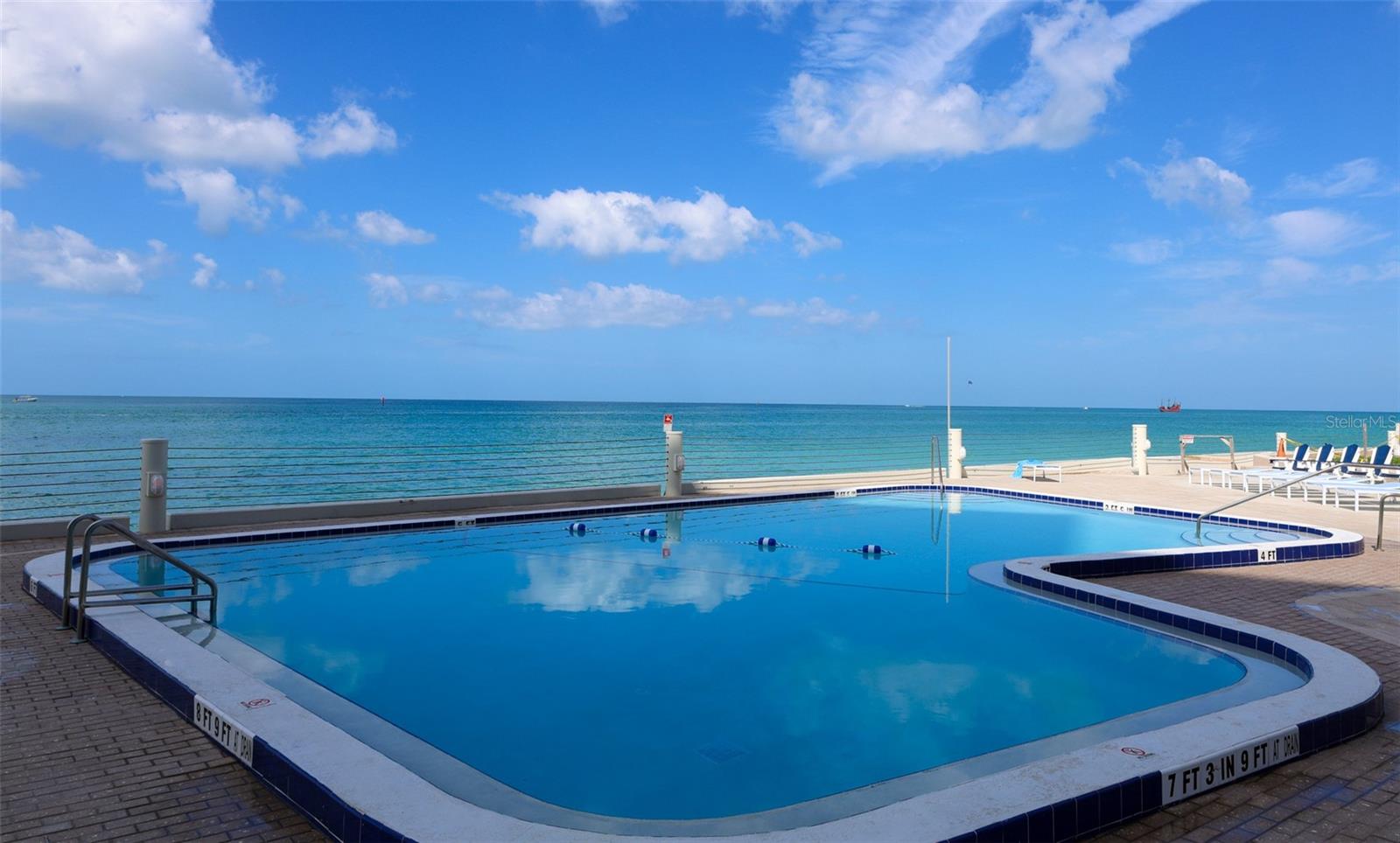 Image 5 of 29 For 440 Gulfview Boulevard 1105