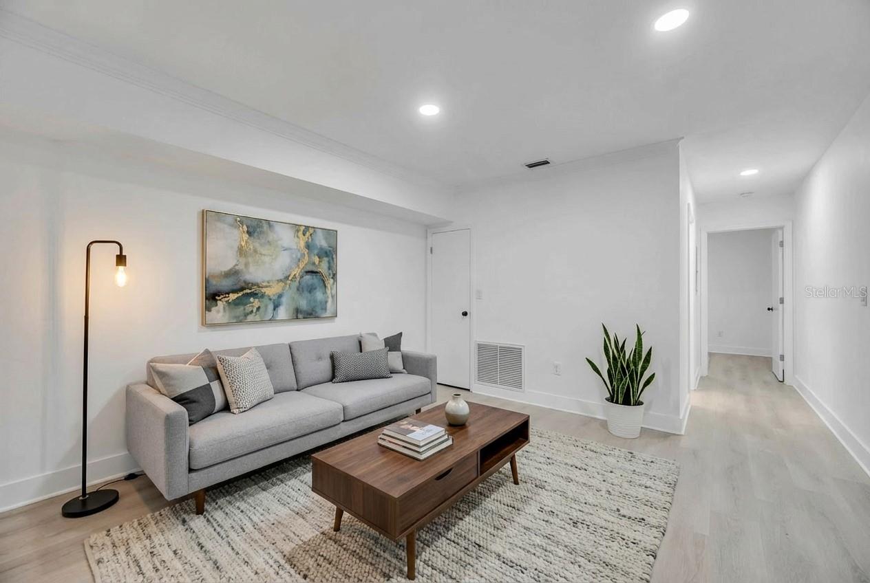 Image 17 of 65 For 727 Kensington Lake Circle