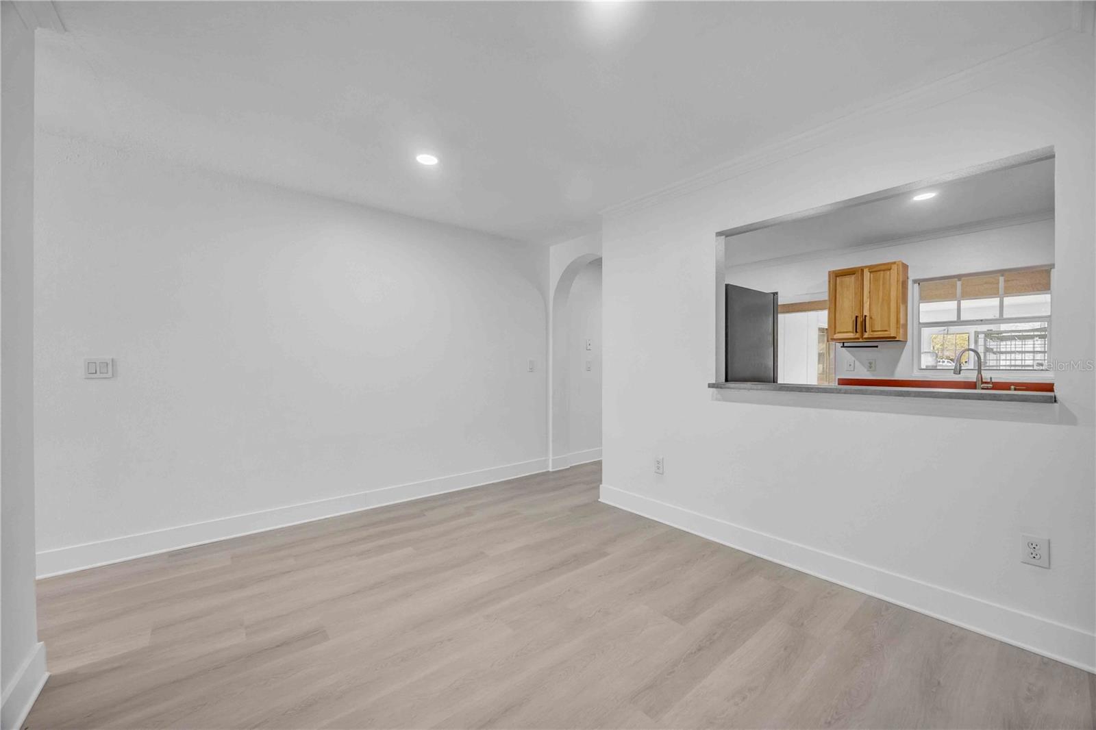 Image 19 of 65 For 727 Kensington Lake Circle