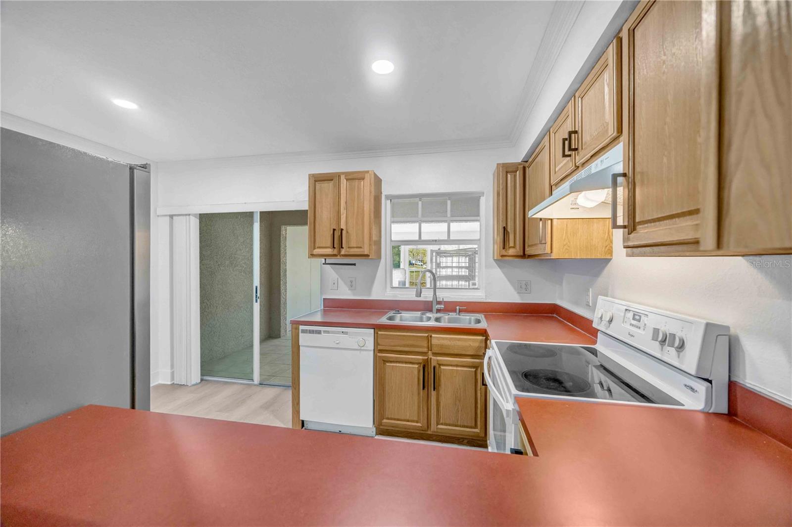 Image 21 of 65 For 727 Kensington Lake Circle