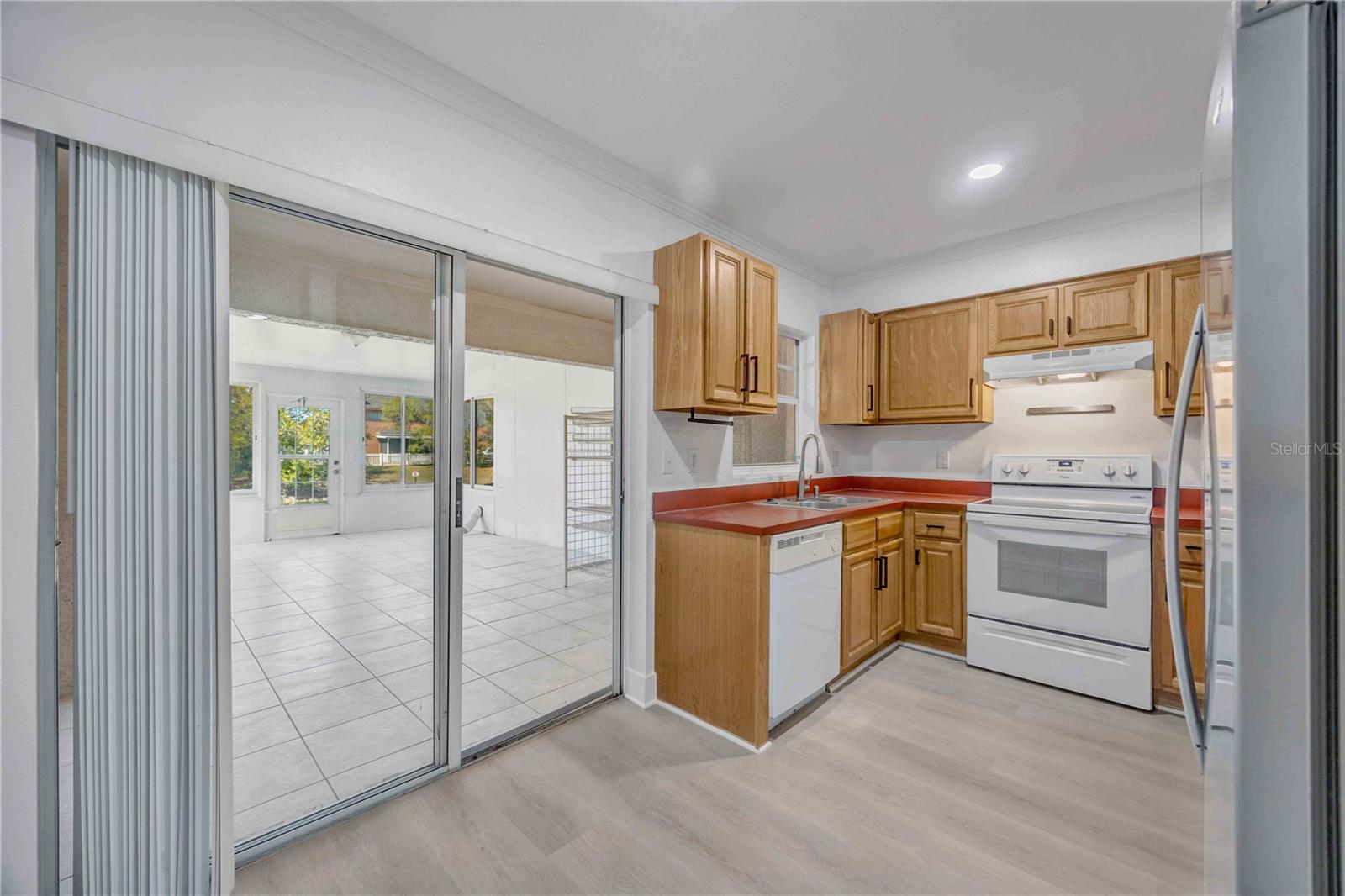 Image 22 of 65 For 727 Kensington Lake Circle