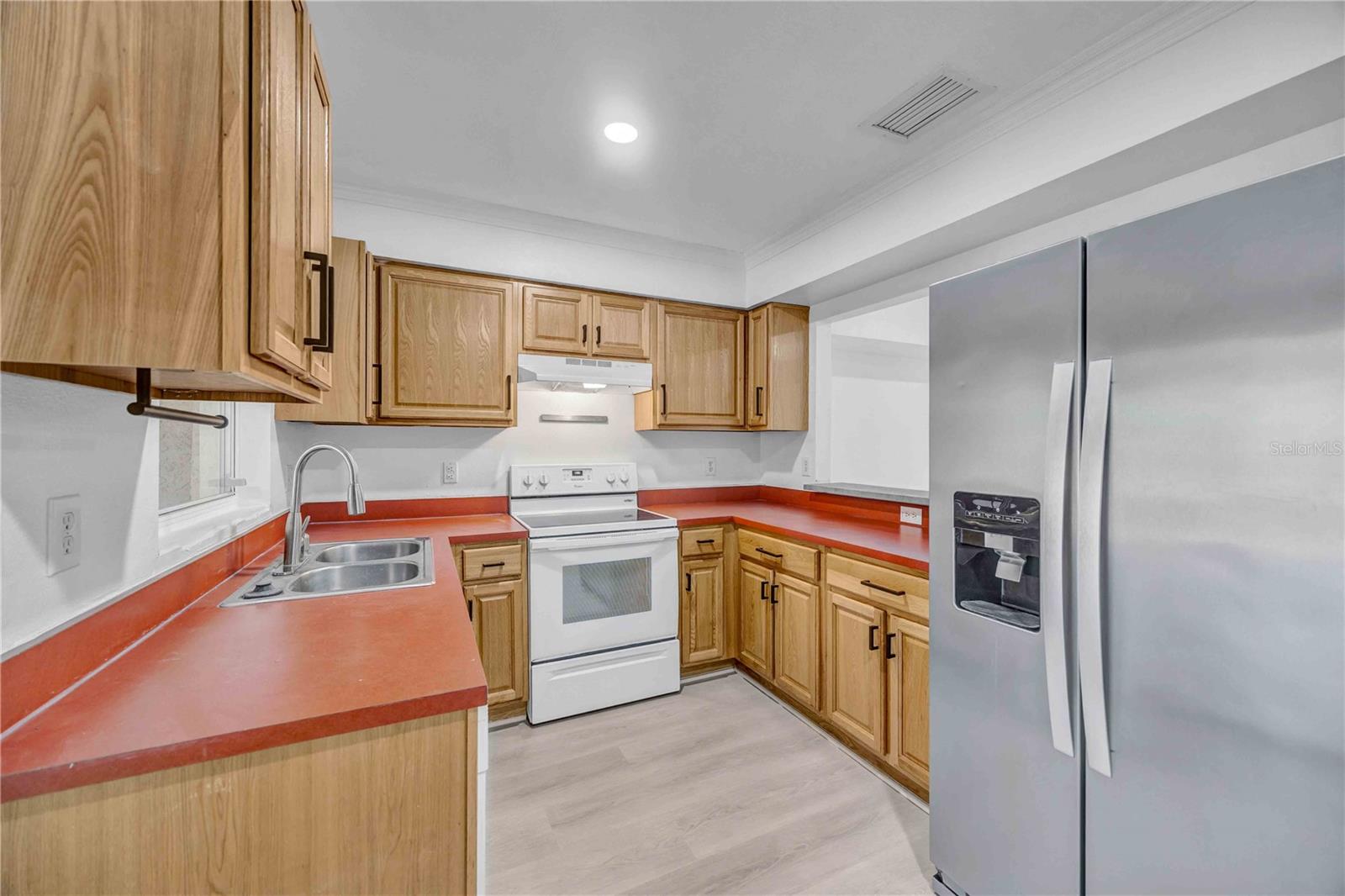 Image 25 of 65 For 727 Kensington Lake Circle