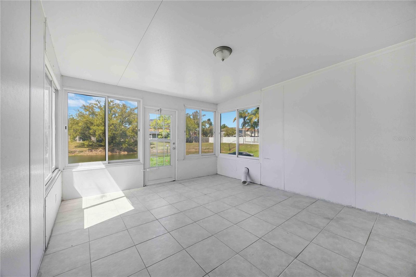 Image 30 of 65 For 727 Kensington Lake Circle