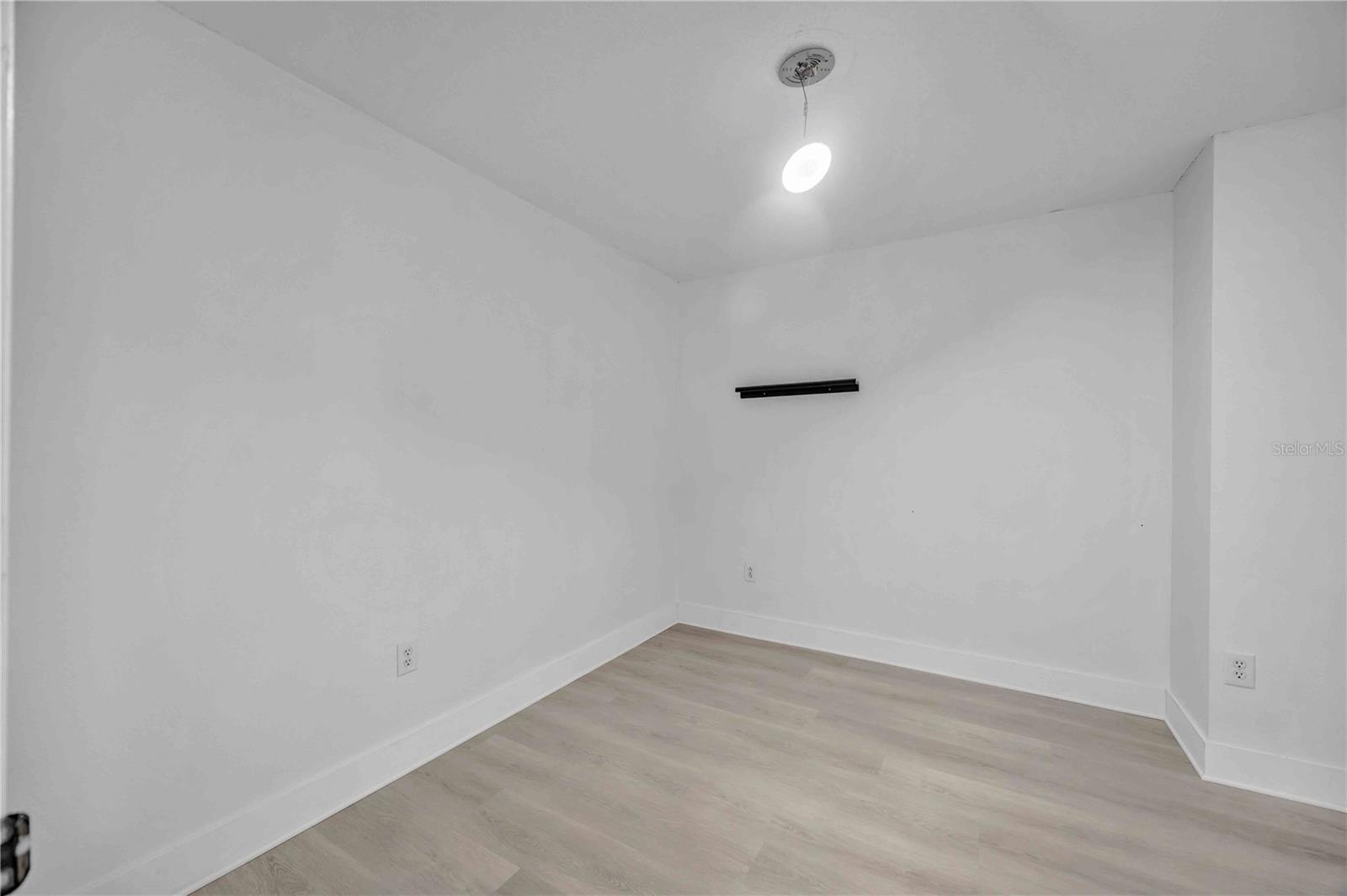 Image 40 of 65 For 727 Kensington Lake Circle