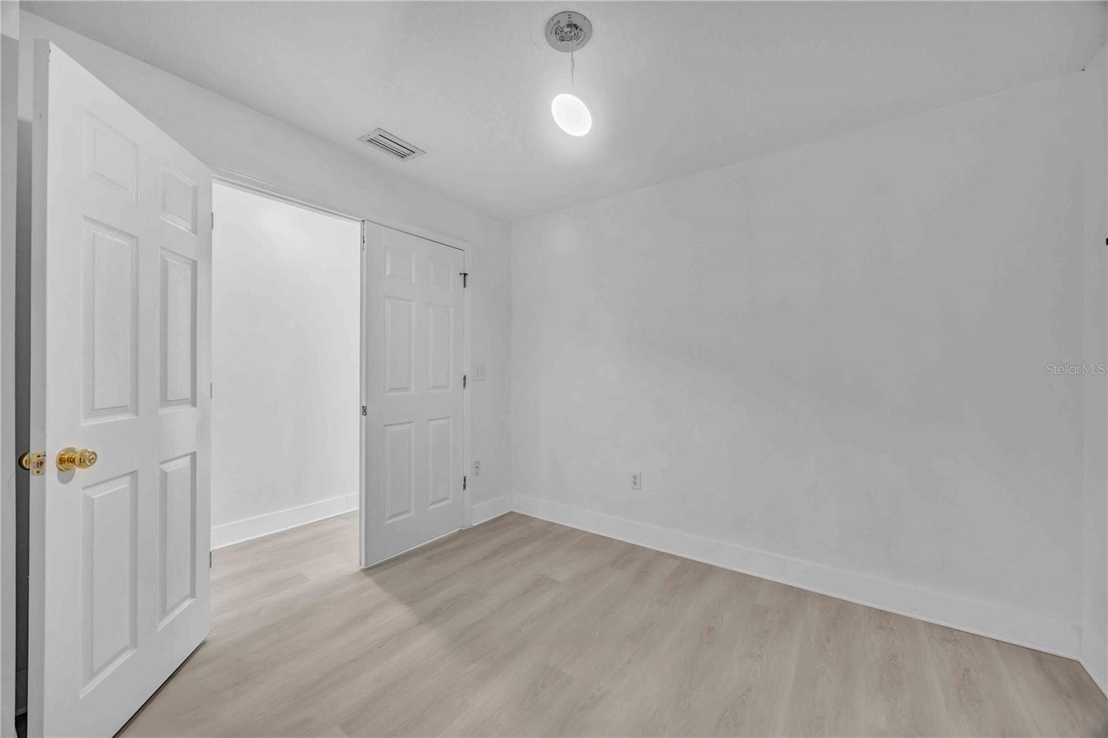 Image 42 of 65 For 727 Kensington Lake Circle