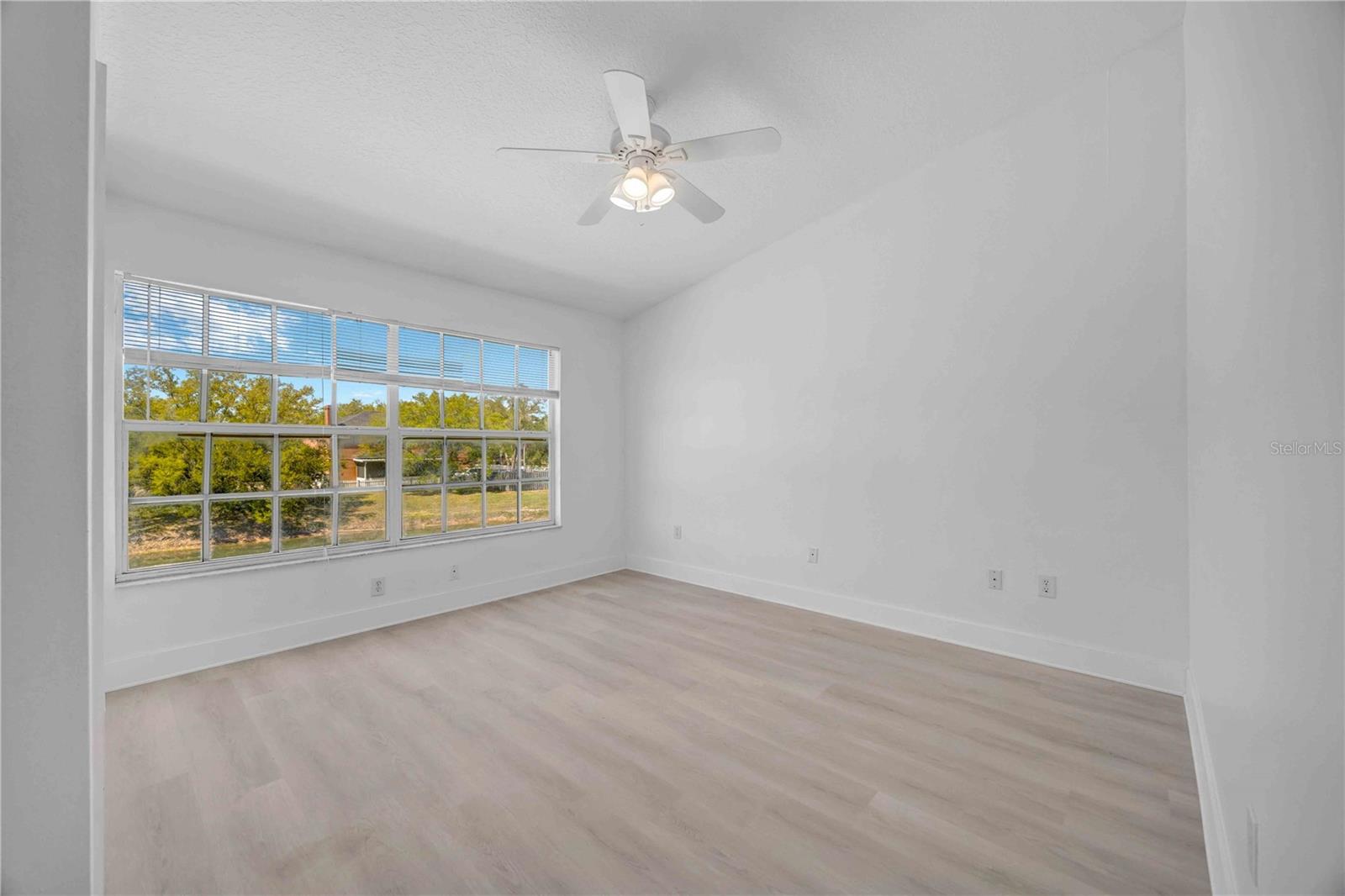 Image 45 of 65 For 727 Kensington Lake Circle